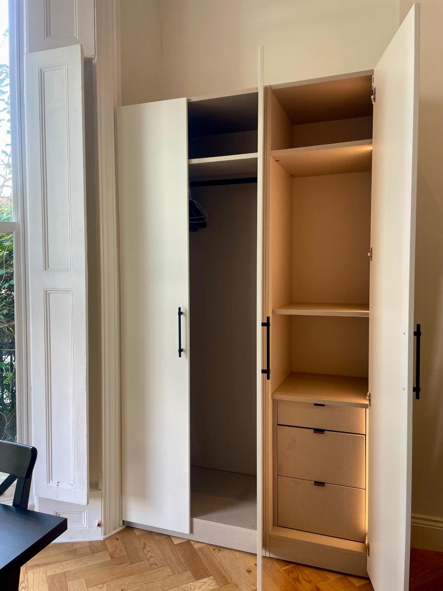 Fabulous In The Heart Of Kensington Apartament