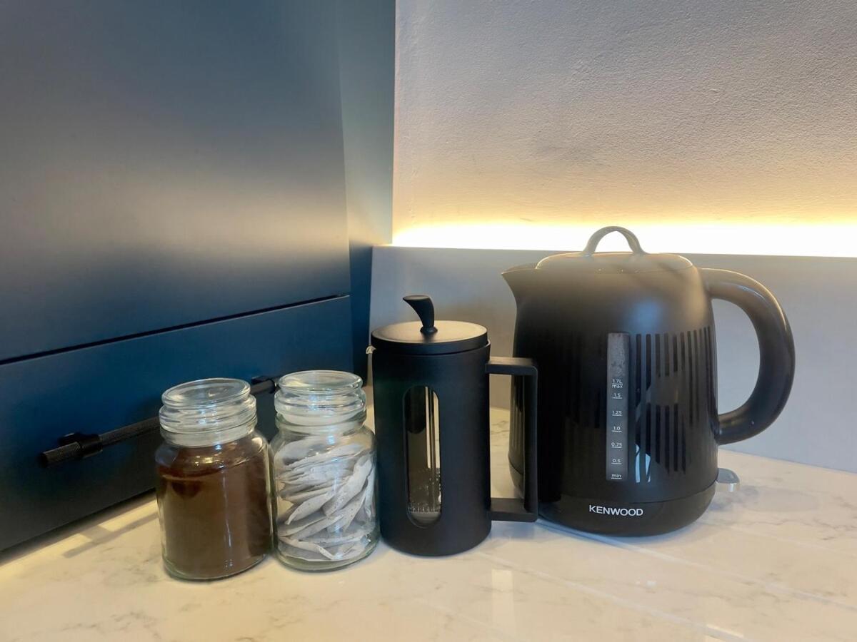 Fabulous In The Heart Of Kensington Apartament *